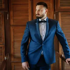 Jaki kolor garnituru jest modny – najnowsze trendy w męskiej modzie