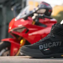 Jakie buty motocyklowe do turystyki zapewniają bezpieczeństwo i komfort?