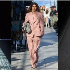 Co będzie modne w tym sezonie? najważniejsze trendy i kolory zimy