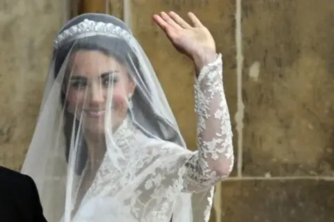 Gdzie kupić suknię ślubną Kate Middleton? Sprawdzone miejsca i ceny!