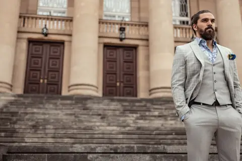 Jak ubierać się modnie mężczyźni: najnowsze trendy i stylizacje na każdą okazję