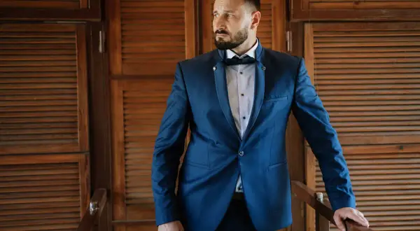 Jaki kolor garnituru jest modny – najnowsze trendy w męskiej modzie